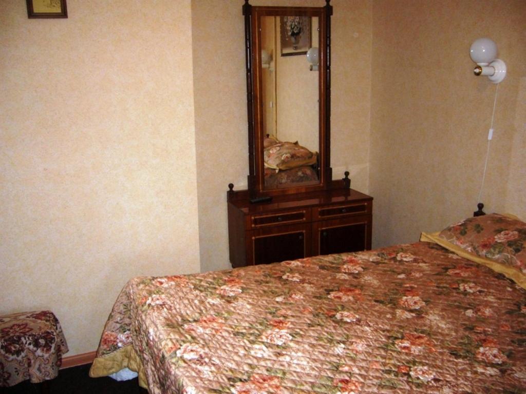 Hotel Profspilkovyi Луцьк Екстер'єр фото