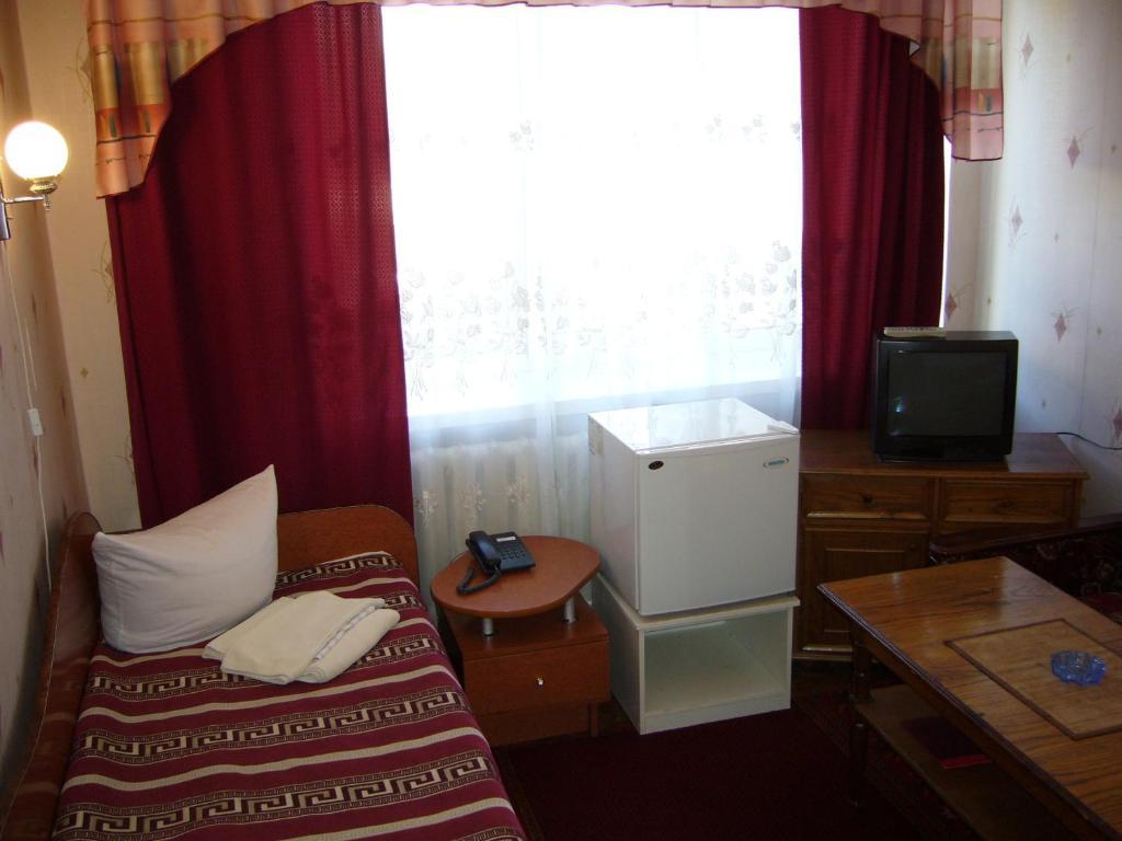 Hotel Profspilkovyi Луцьк Номер фото
