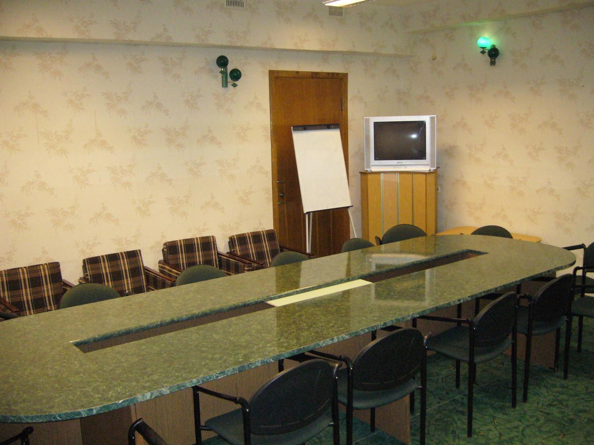 Hotel Profspilkovyi Луцьк Екстер'єр фото